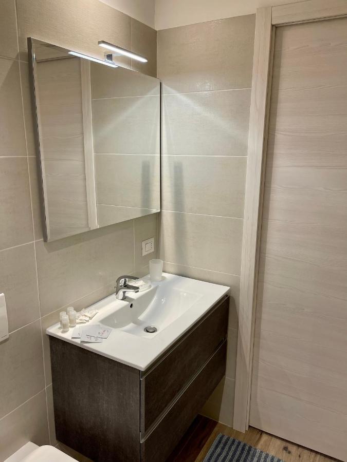 Housitalia Milano Apartment Bagian luar foto