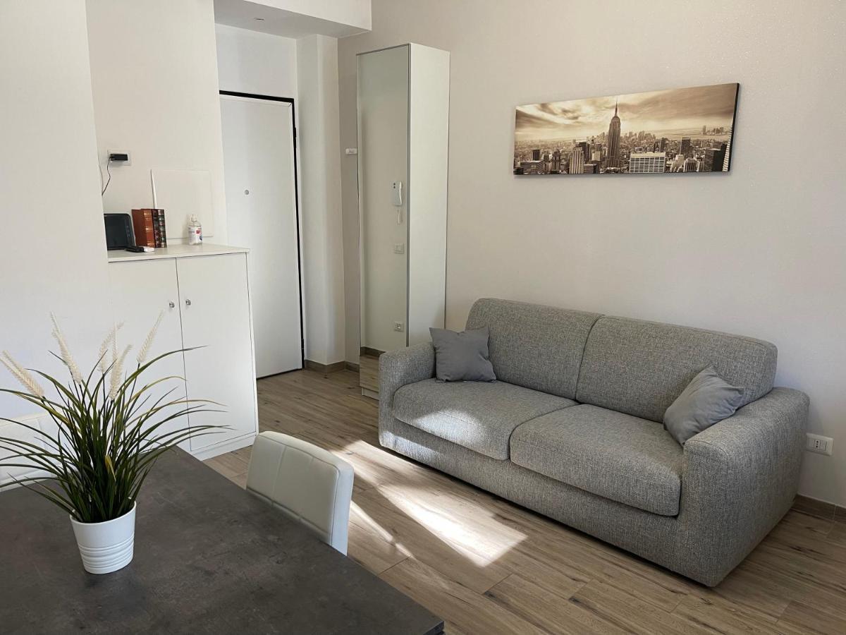 Housitalia Milano Apartment Bagian luar foto