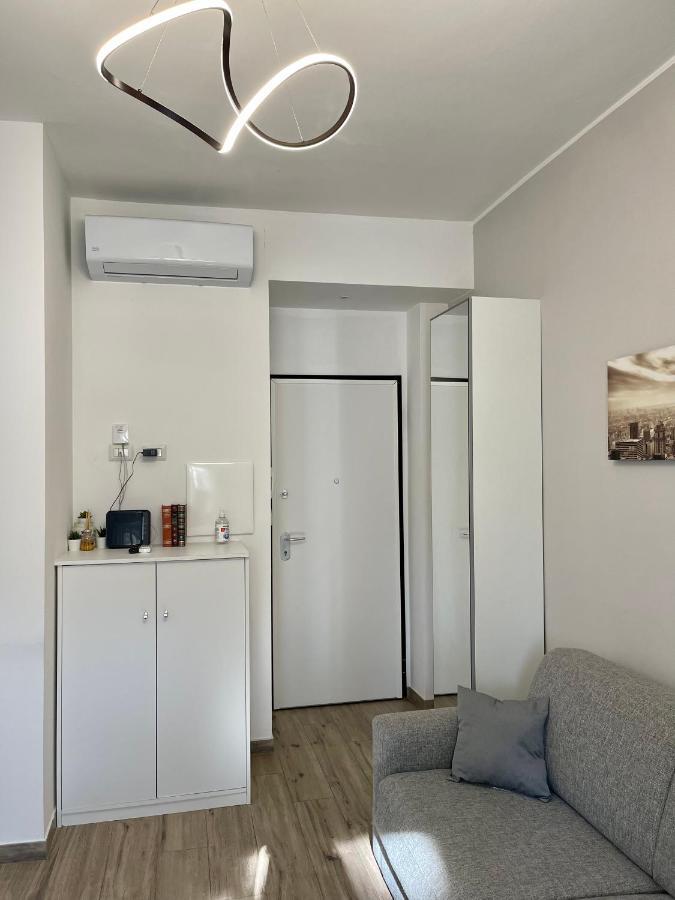 Housitalia Milano Apartment Bagian luar foto