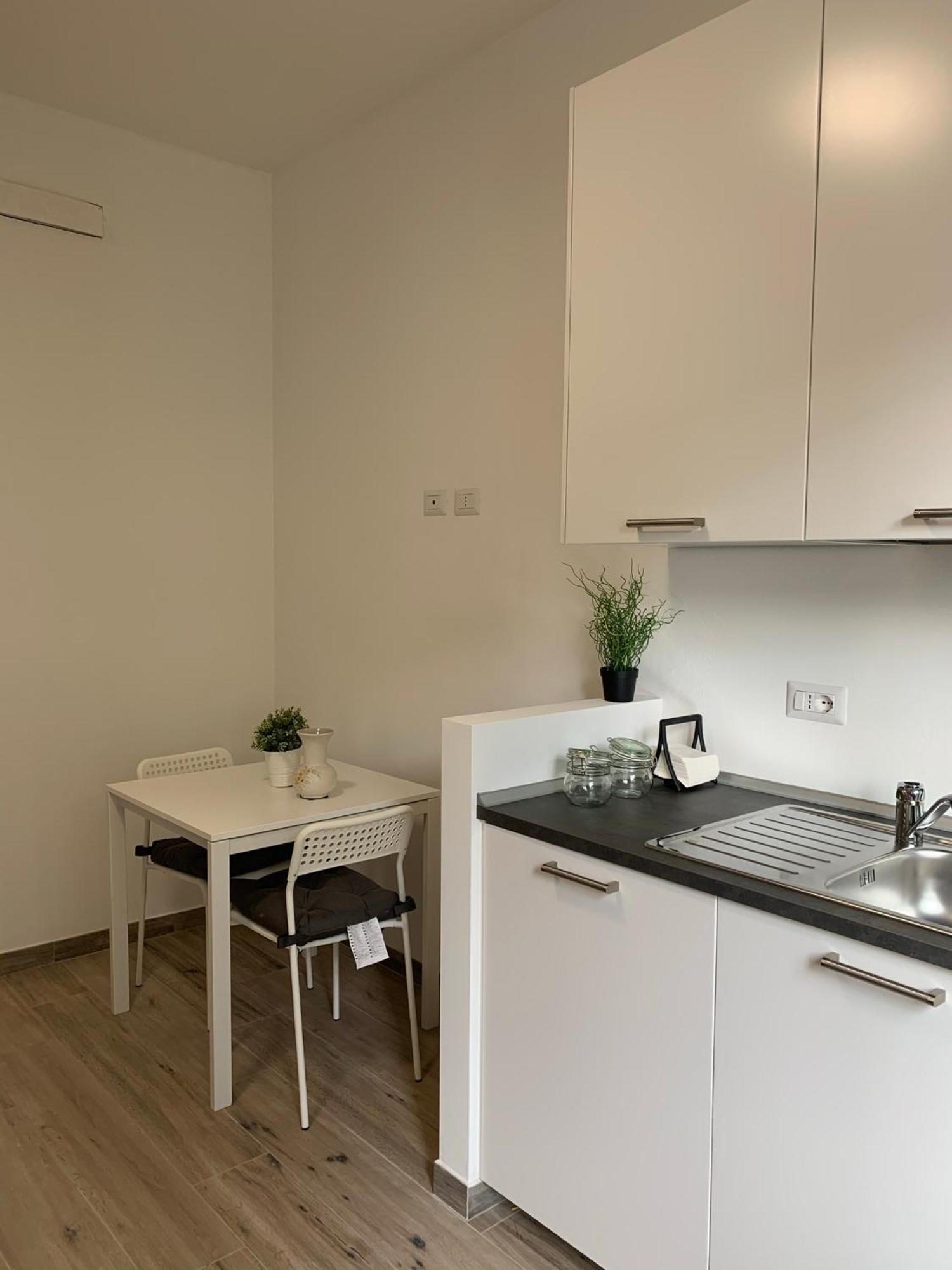 Housitalia Milano Apartment Bagian luar foto